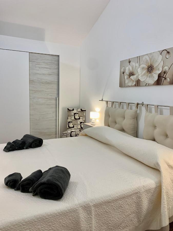Casa Vacanza V&G Domus De Maria Dış mekan fotoğraf