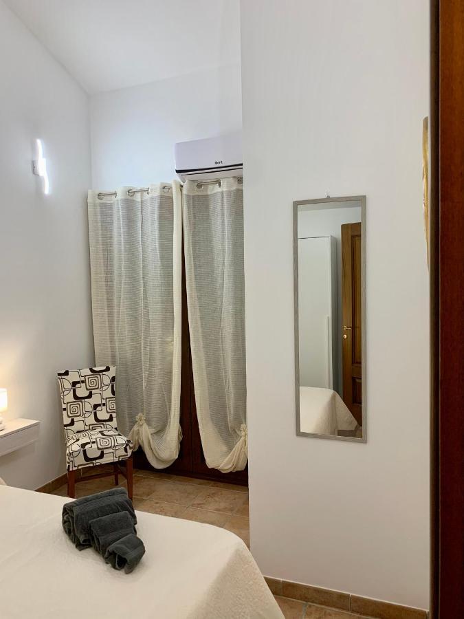 Casa Vacanza V&G Domus De Maria Dış mekan fotoğraf
