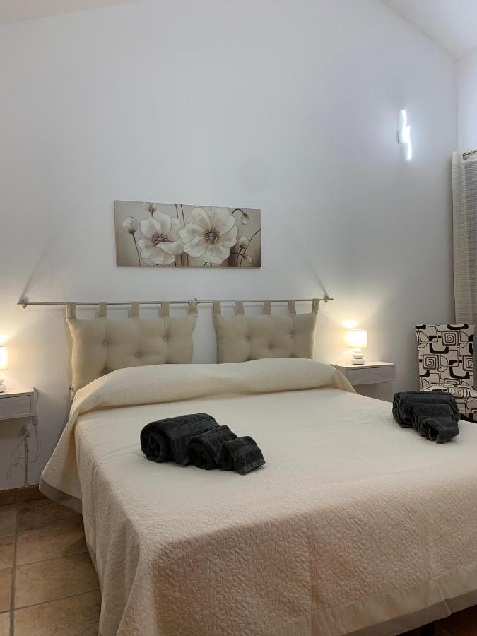 Casa Vacanza V&G Domus De Maria Dış mekan fotoğraf