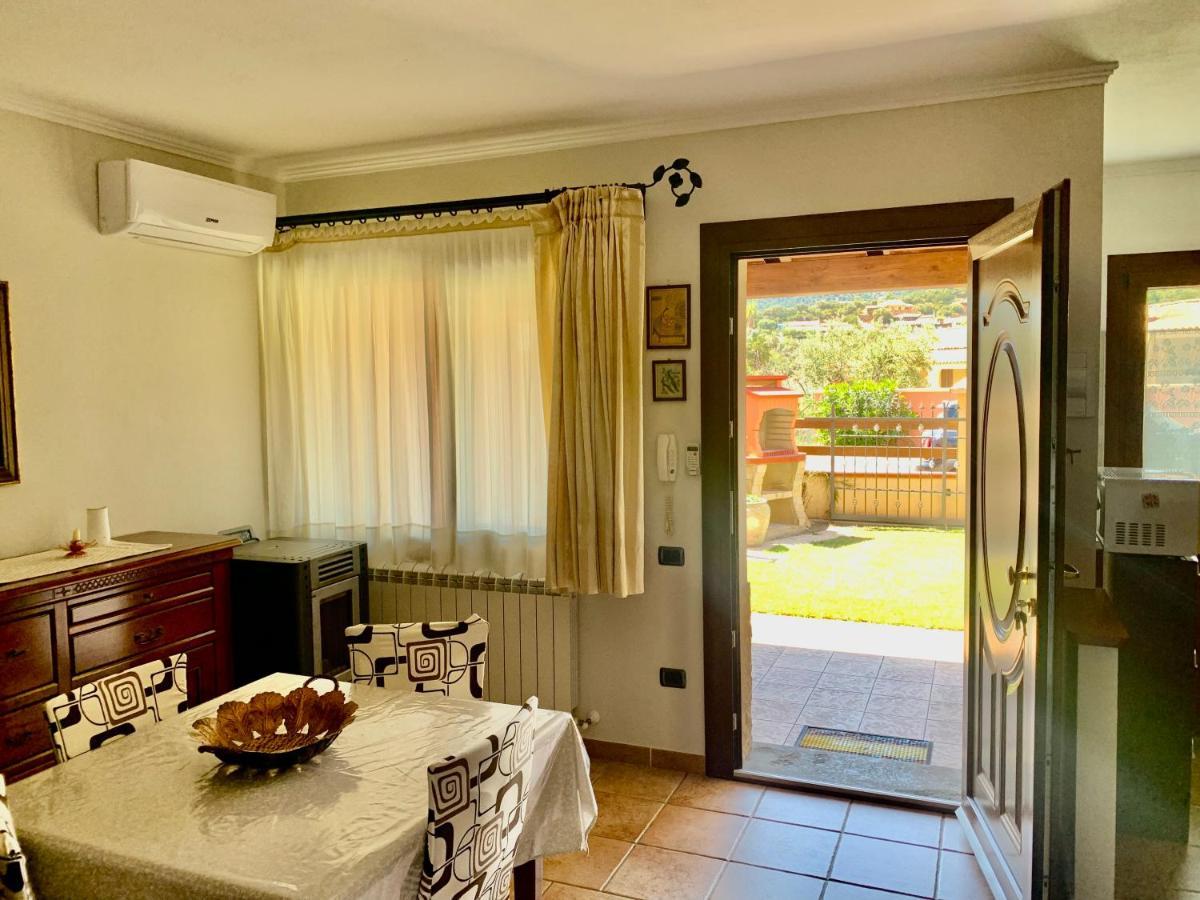 Casa Vacanza V&G Domus De Maria Dış mekan fotoğraf