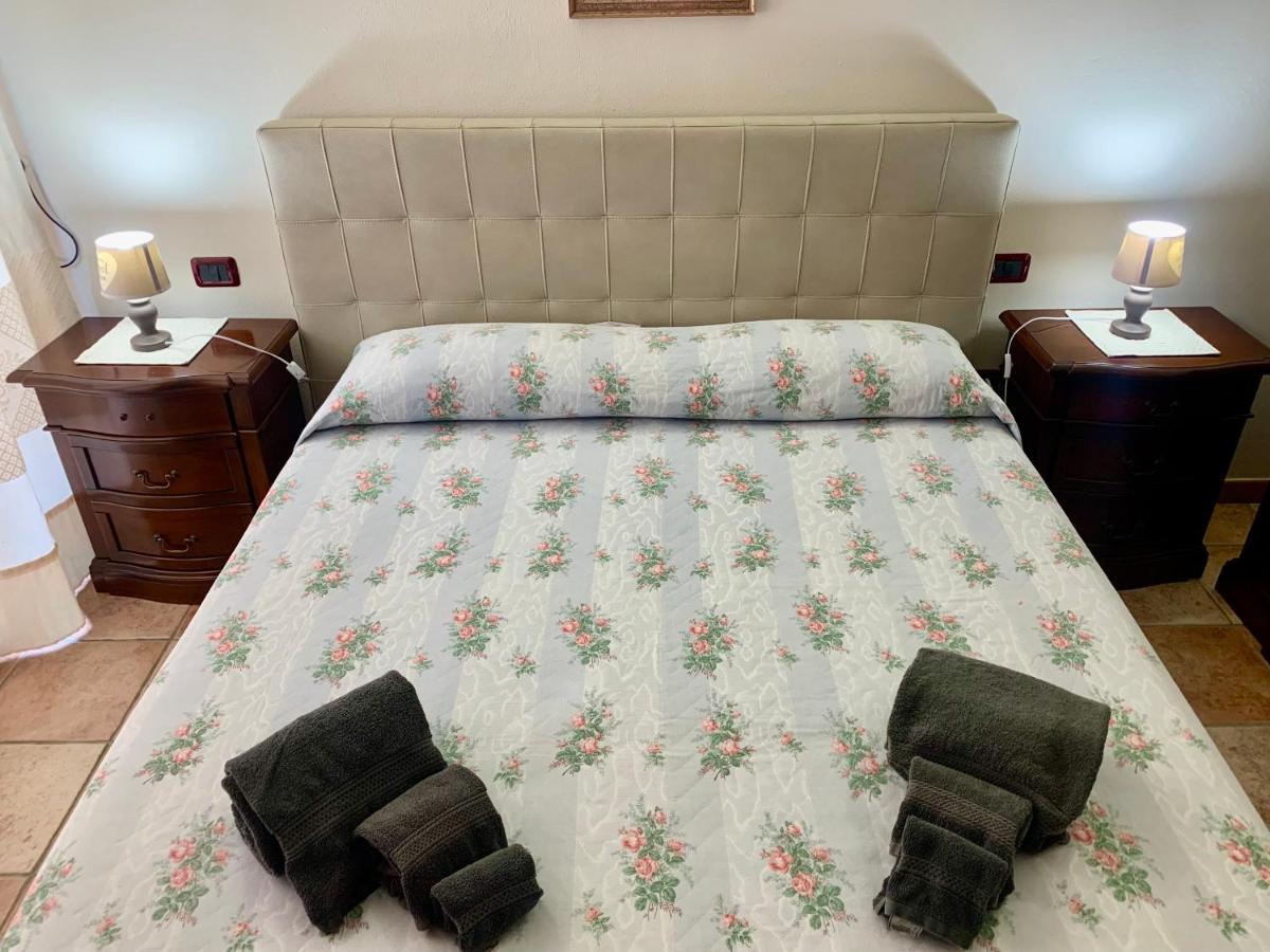 Casa Vacanza V&G Domus De Maria Dış mekan fotoğraf