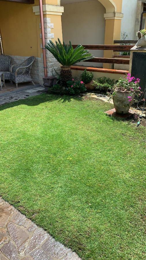 Casa Vacanza V&G Domus De Maria Dış mekan fotoğraf